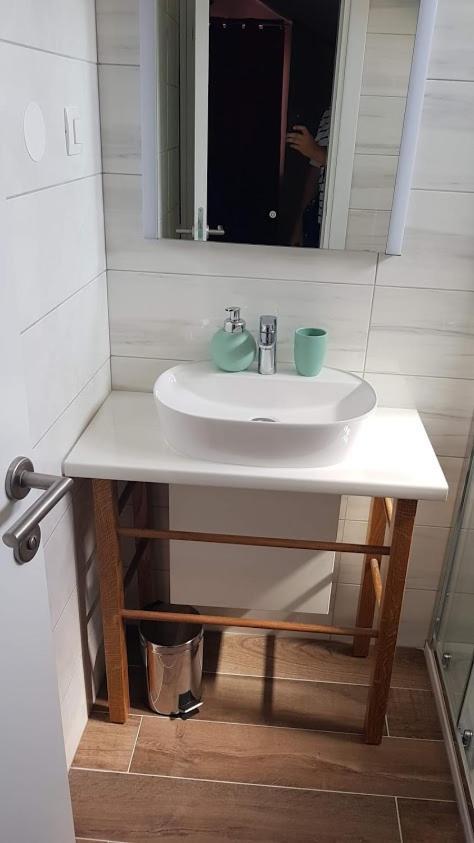 ביוגראד נה מורו Elizabeta Deluxe Rooms מראה חיצוני תמונה