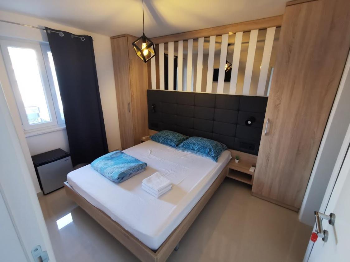 ביוגראד נה מורו Elizabeta Deluxe Rooms מראה חיצוני תמונה