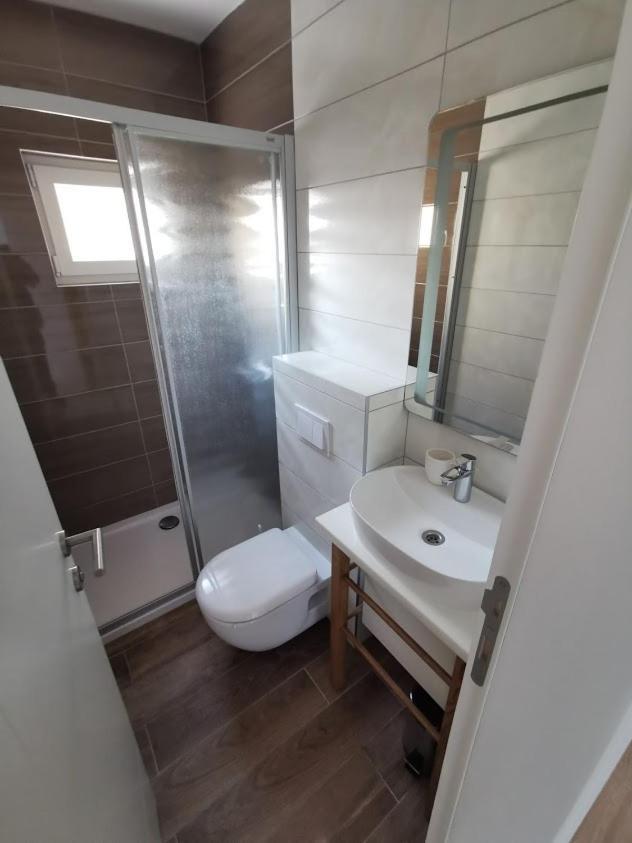 ביוגראד נה מורו Elizabeta Deluxe Rooms מראה חיצוני תמונה