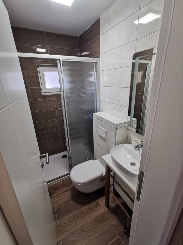 ביוגראד נה מורו Elizabeta Deluxe Rooms מראה חיצוני תמונה