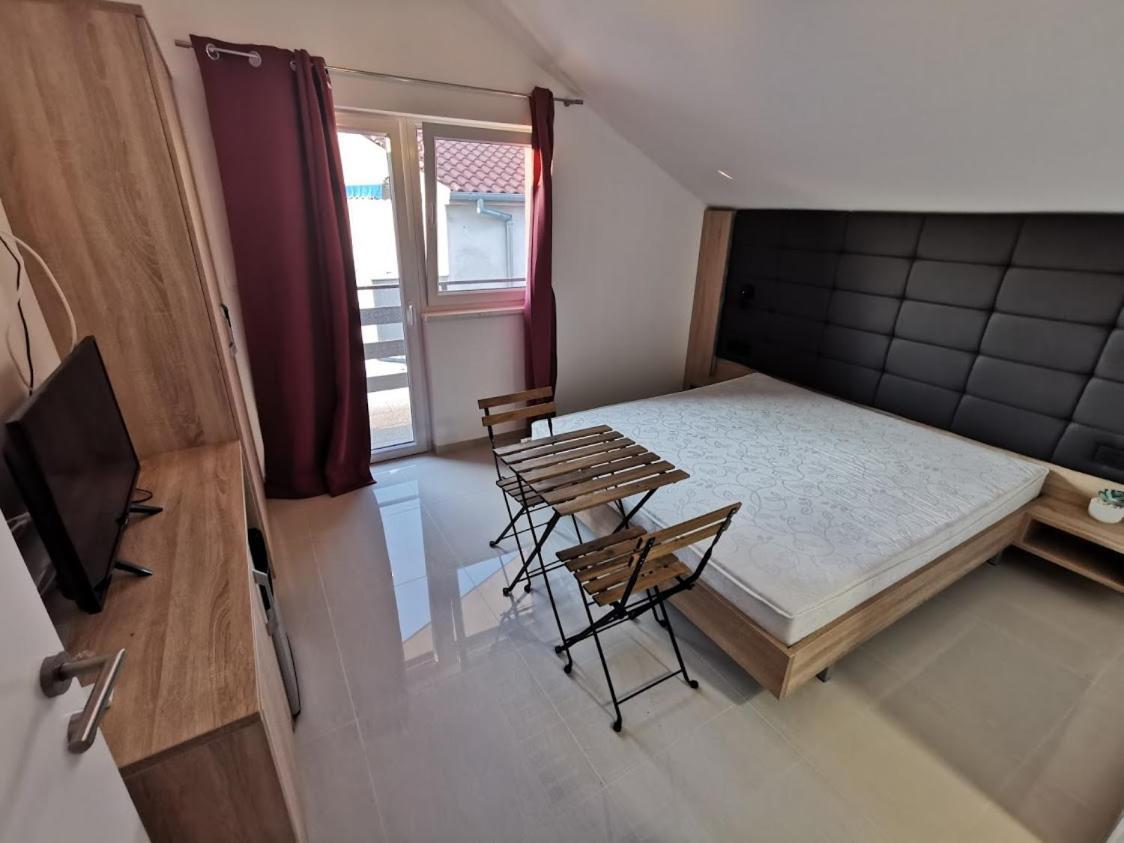 ביוגראד נה מורו Elizabeta Deluxe Rooms מראה חיצוני תמונה