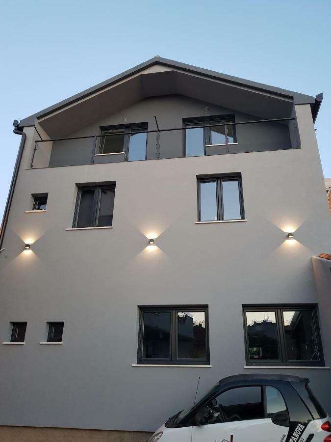 ביוגראד נה מורו Elizabeta Deluxe Rooms מראה חיצוני תמונה