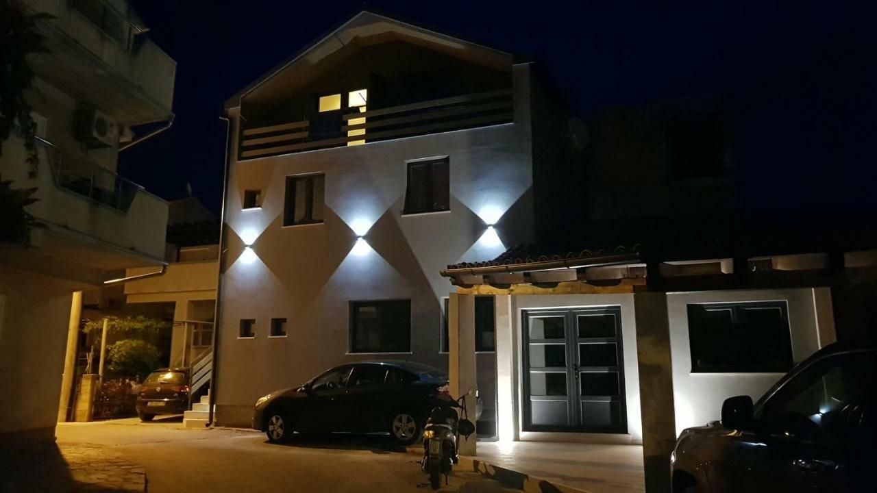 ביוגראד נה מורו Elizabeta Deluxe Rooms מראה חיצוני תמונה